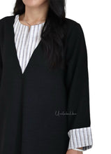 Load image into Gallery viewer, STRIPED PLEATED - LONG SLEEVES (BLACK)
