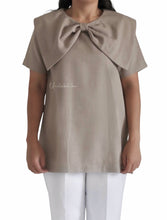 Load image into Gallery viewer, BOW FRONT (GREIGE/WHITE PANT)
